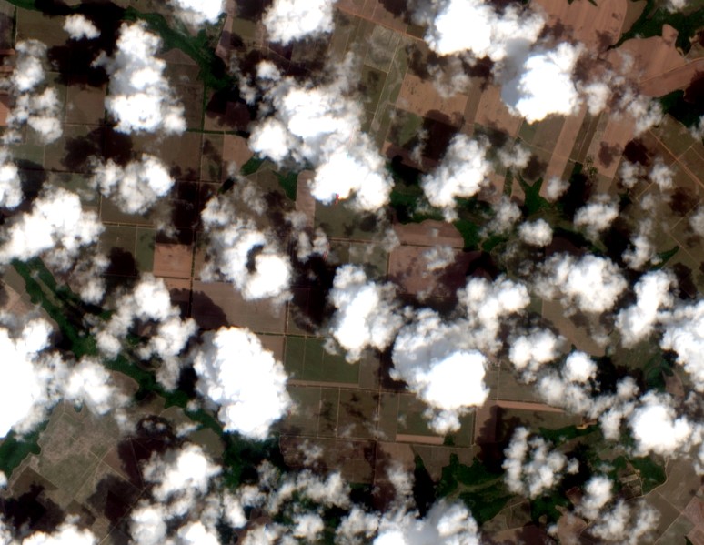 Imagem original com nuvens